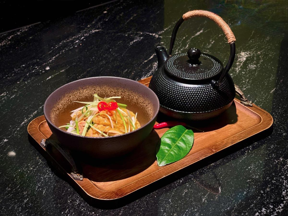Meritel Hanoi Bagian luar foto